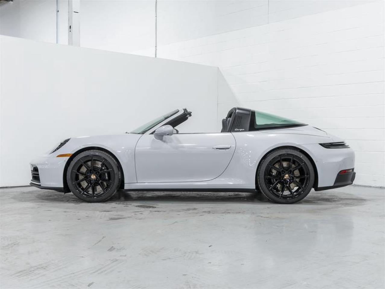 2026 Porsche 911  Photo3