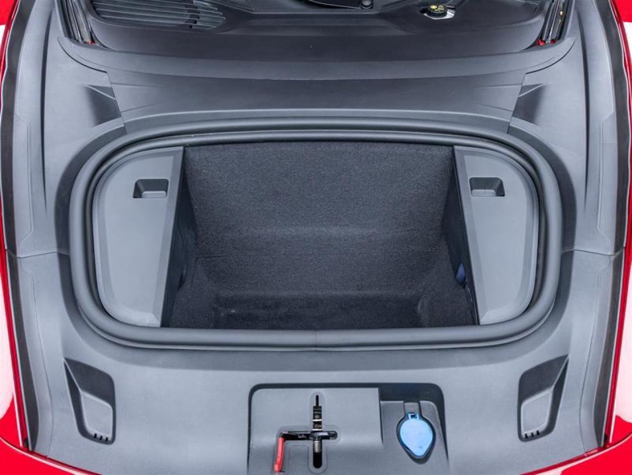 2023 Porsche Taycan  Photo