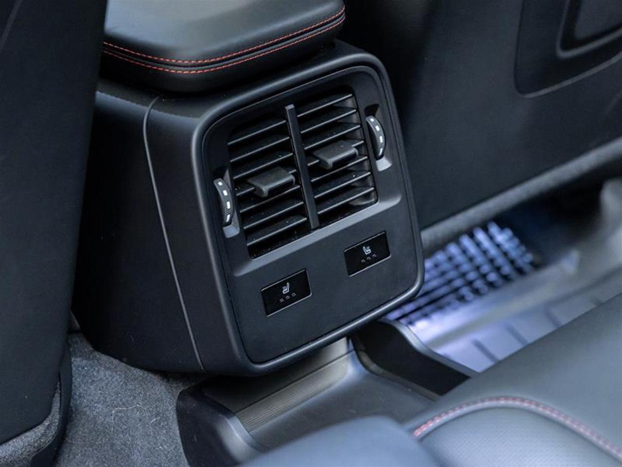 2023 Porsche Taycan  Photo