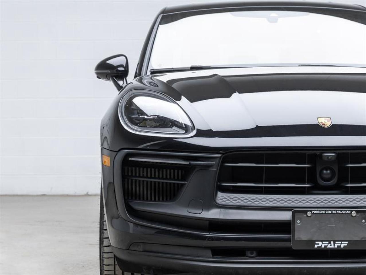 2023 Porsche Macan  Photo