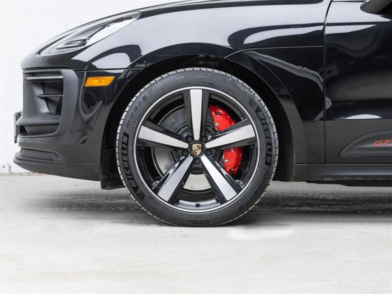 2023 Porsche Macan  Photo