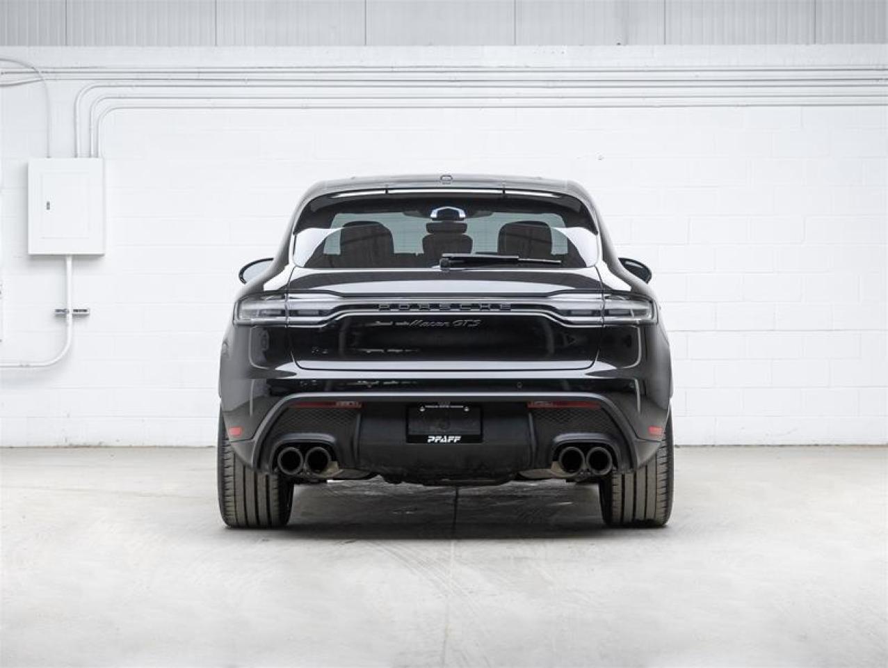 2023 Porsche Macan  Photo