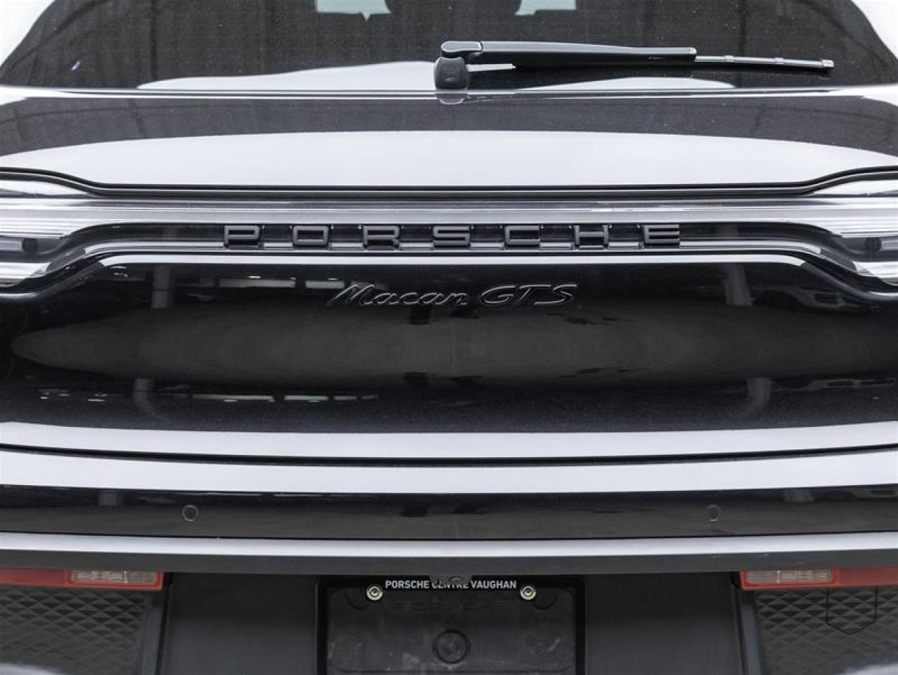 2023 Porsche Macan  Photo