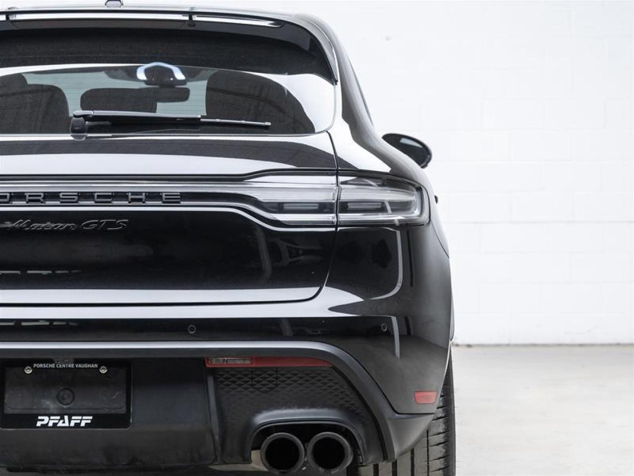 2023 Porsche Macan  Photo