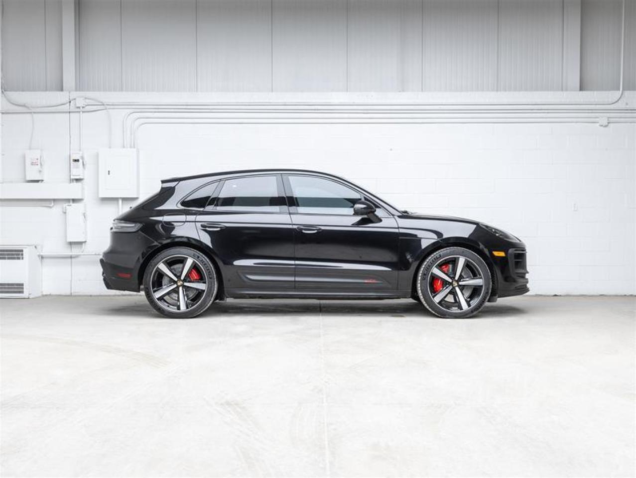 2023 Porsche Macan  Photo