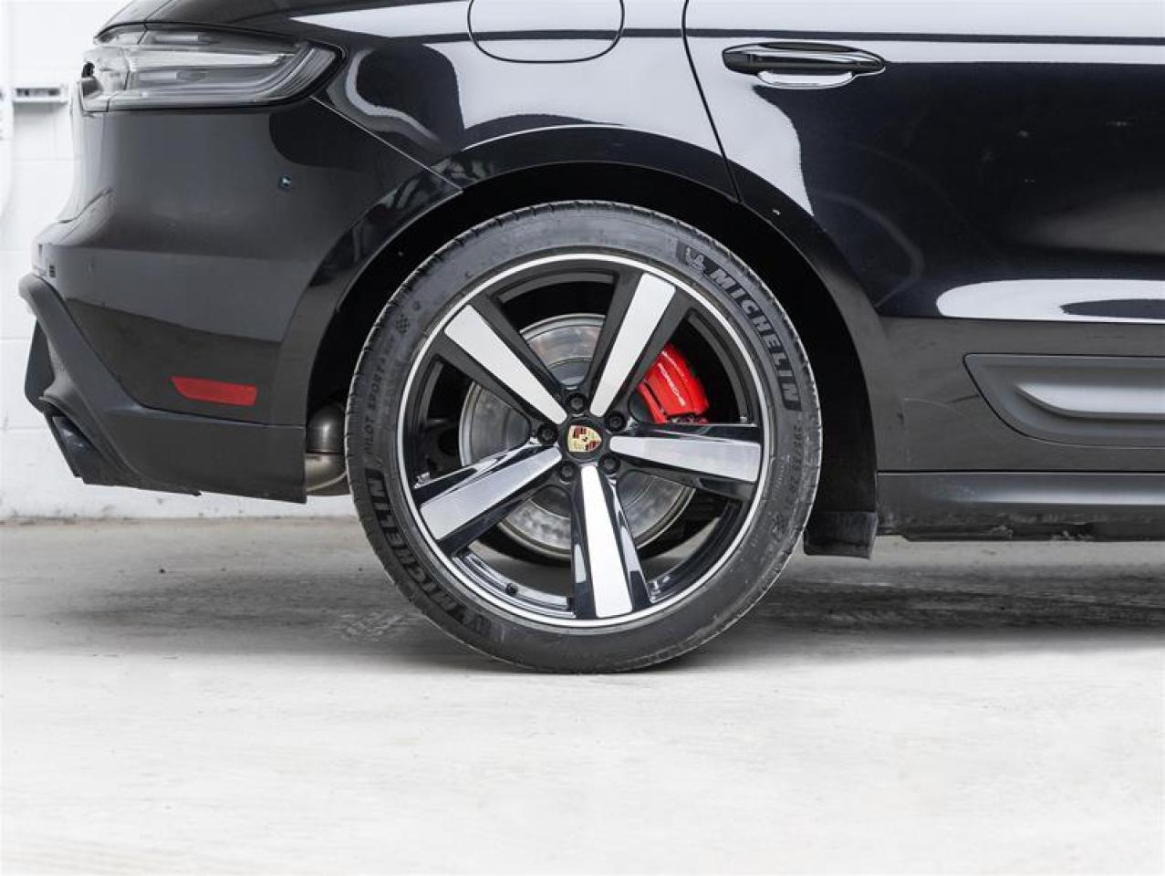 2023 Porsche Macan  Photo