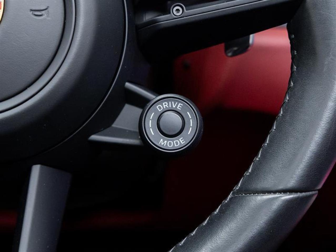 2023 Porsche Macan  Photo