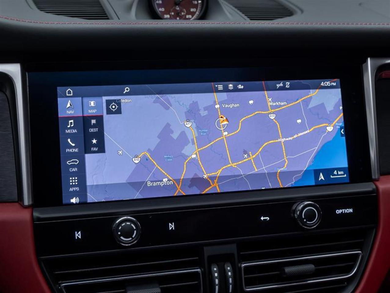 2023 Porsche Macan  Photo