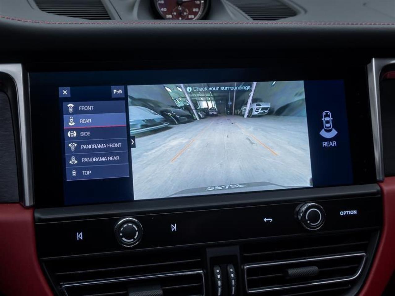 2023 Porsche Macan  Photo