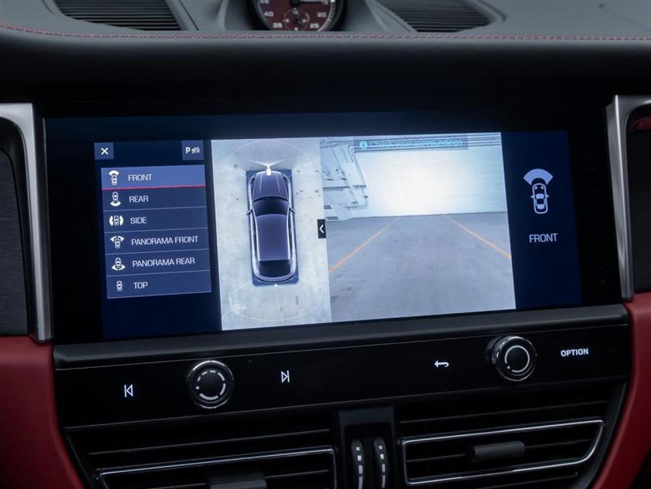 2023 Porsche Macan  Photo