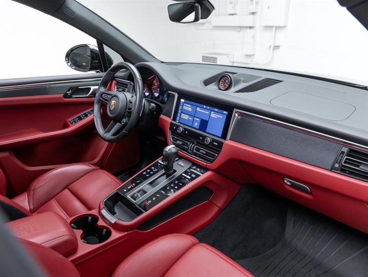 2023 Porsche Macan  Photo