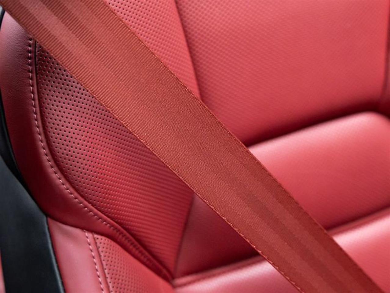 2023 Porsche Macan  Photo