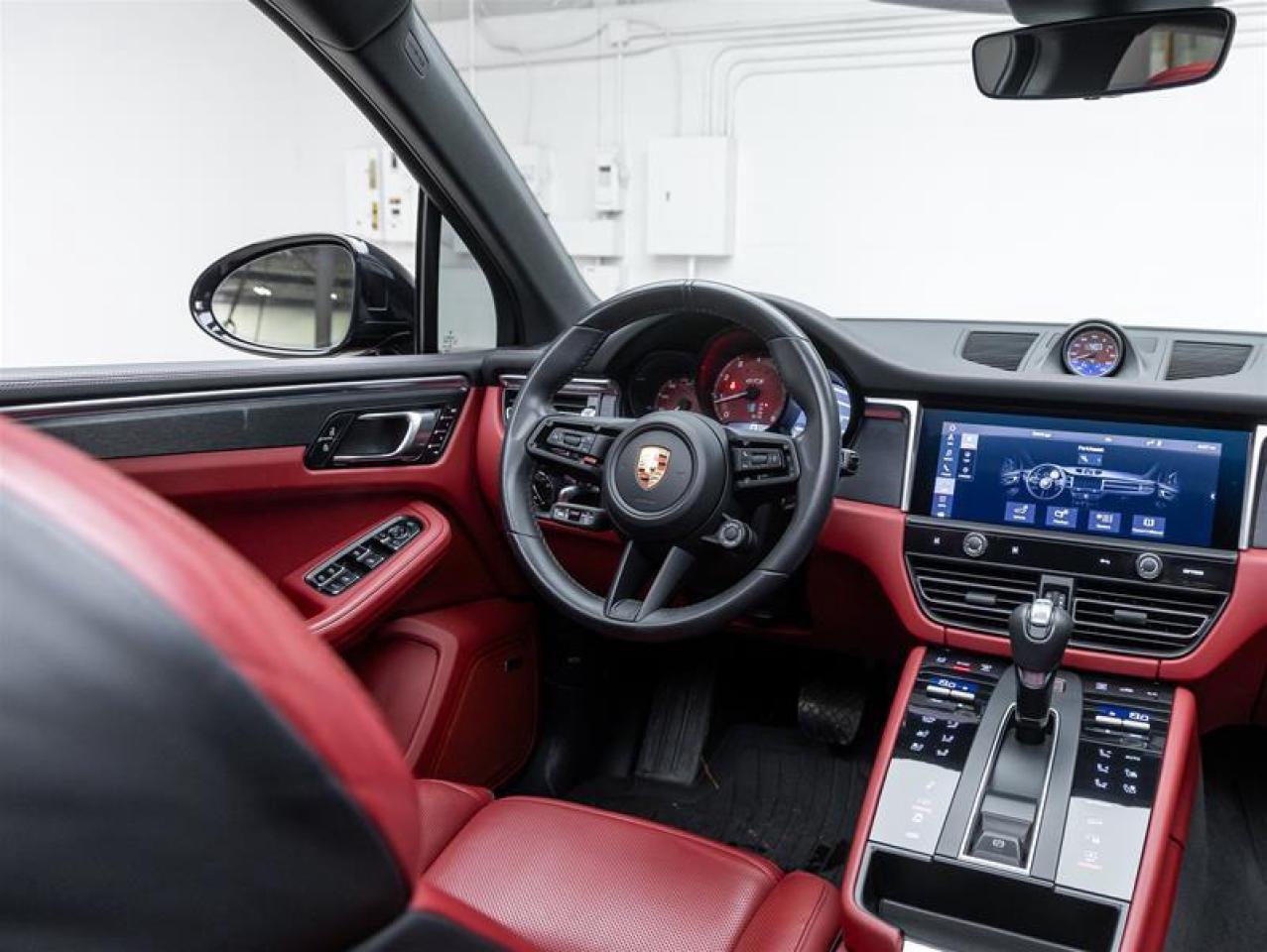 2023 Porsche Macan  Photo