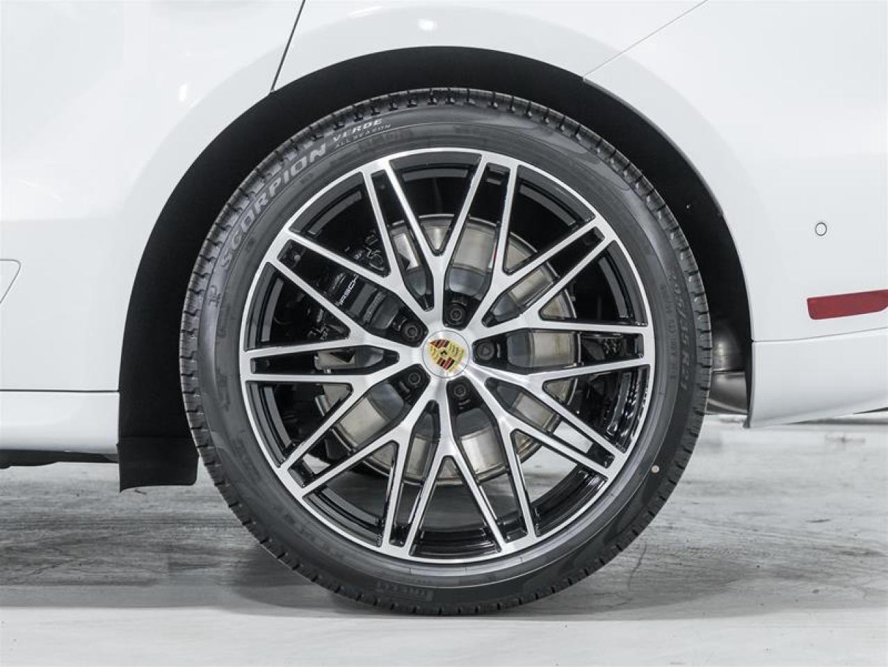 2026 Porsche Macan  Photo