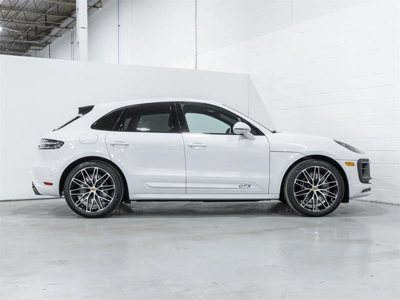 2026 Porsche Macan  Photo