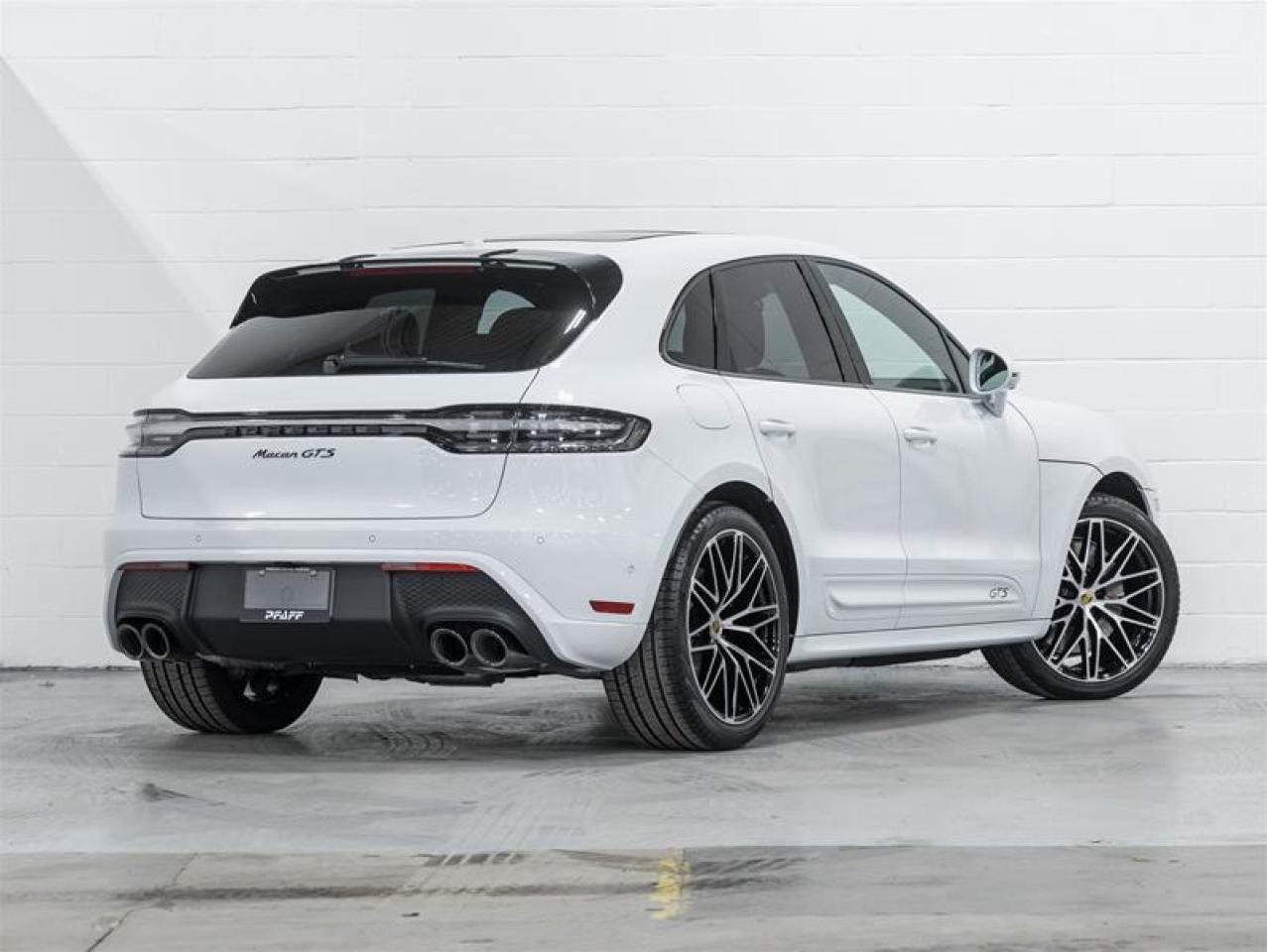 2026 Porsche Macan  Photo