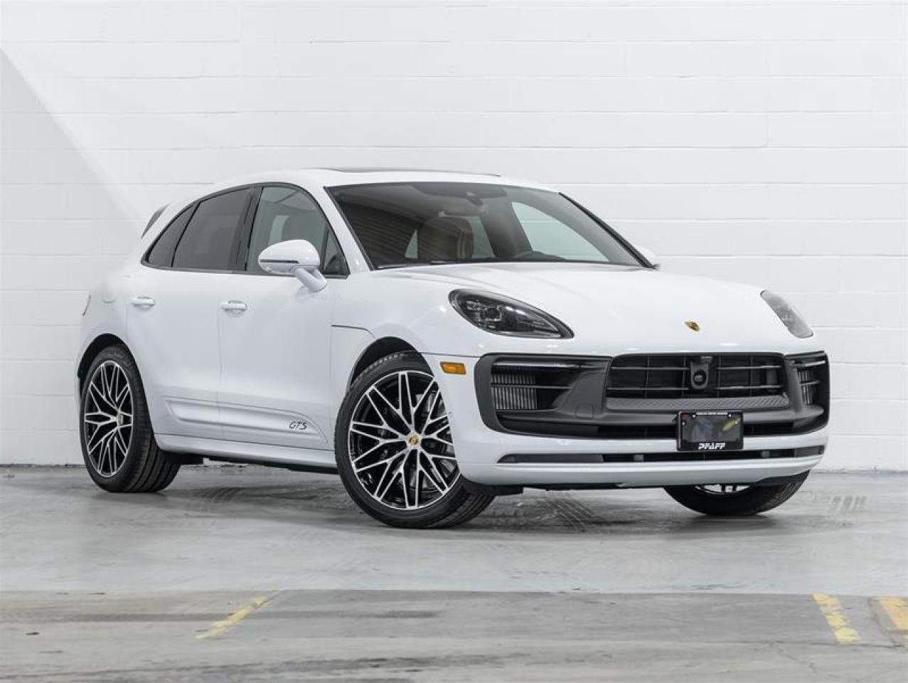 2026 Porsche Macan  Photo
