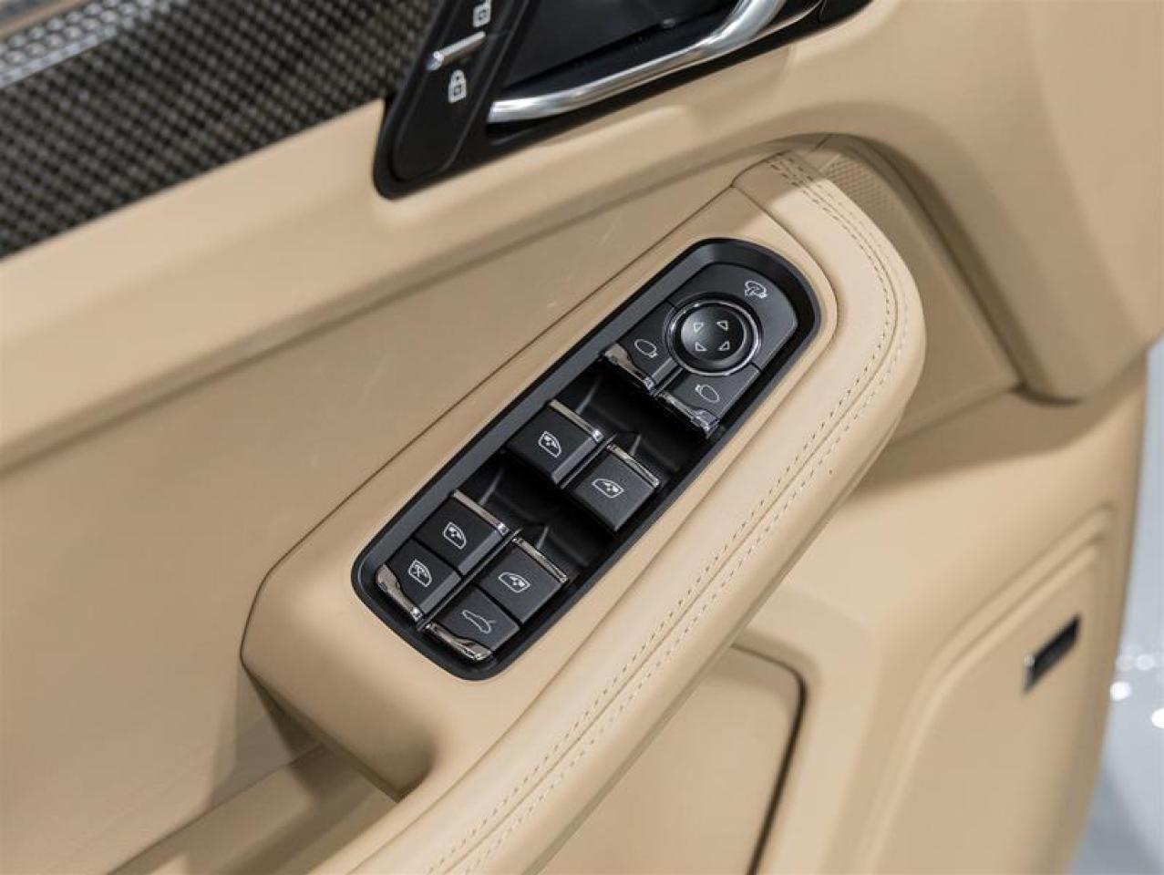 2026 Porsche Macan  Photo