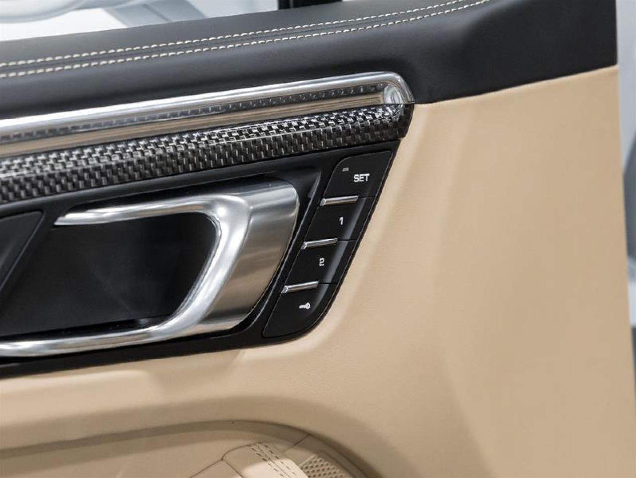 2026 Porsche Macan  Photo