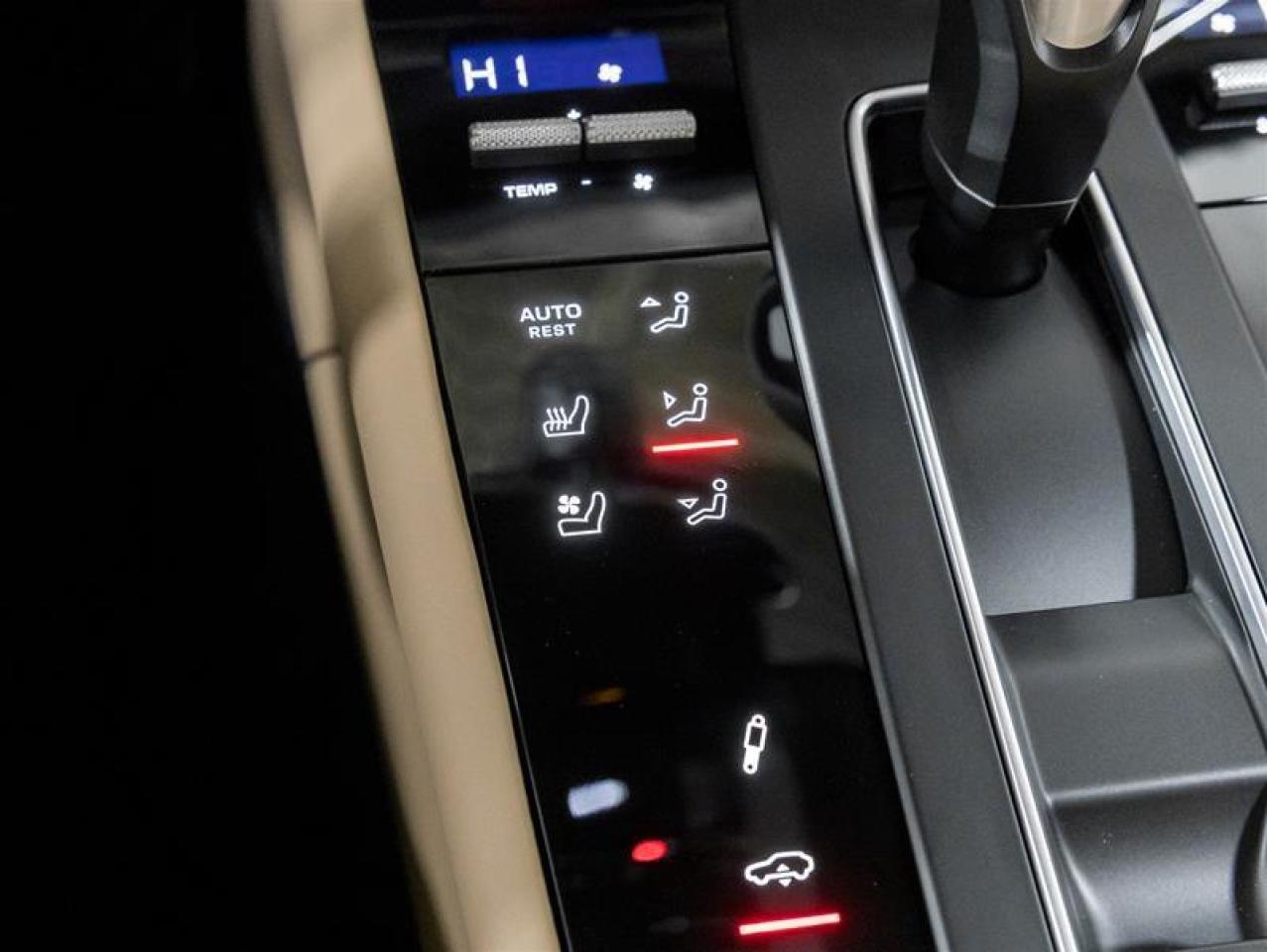 2026 Porsche Macan  Photo