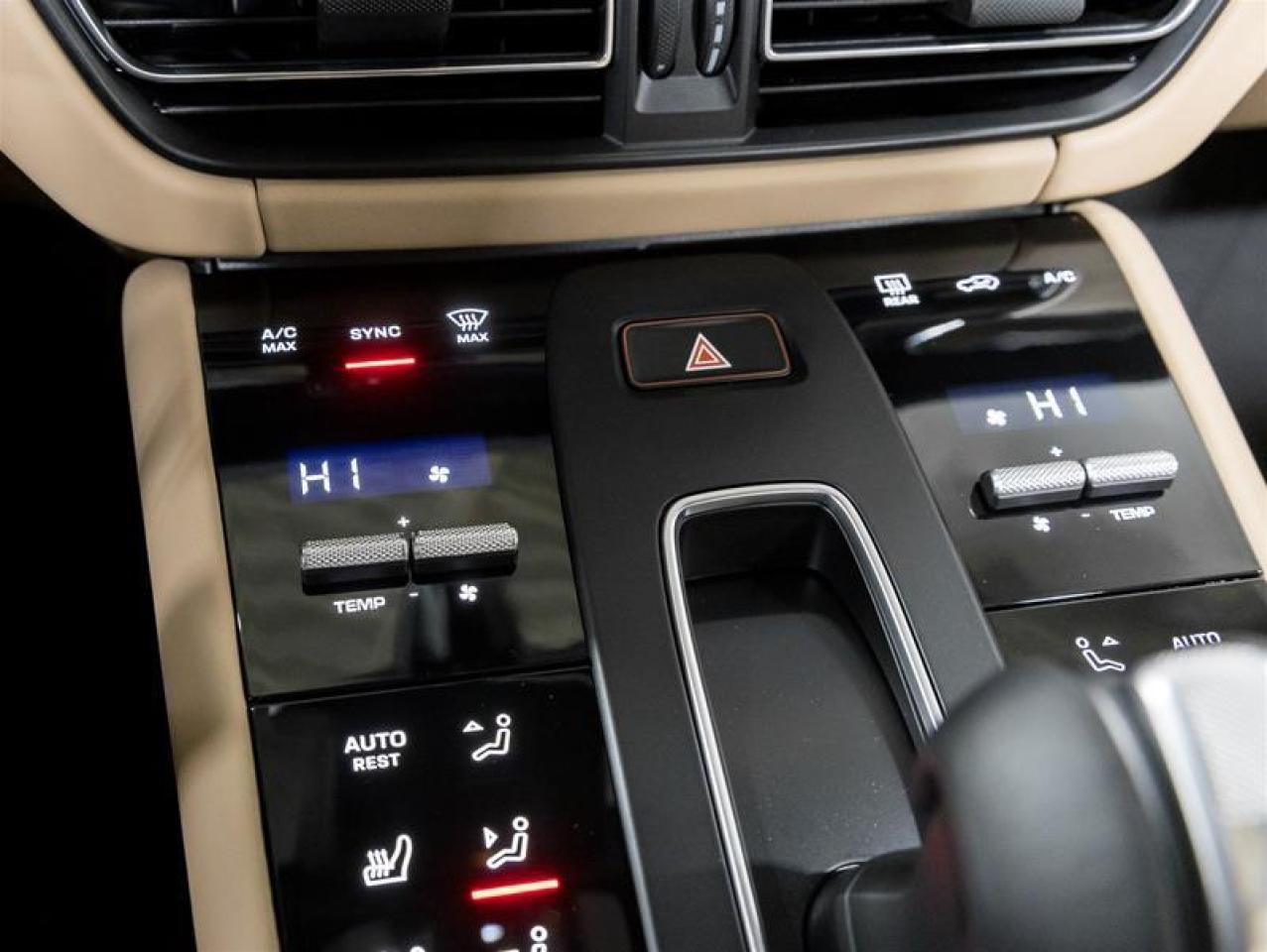 2026 Porsche Macan  Photo