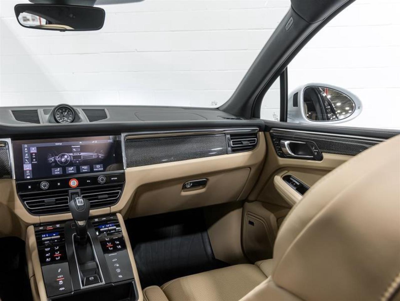 2026 Porsche Macan  Photo