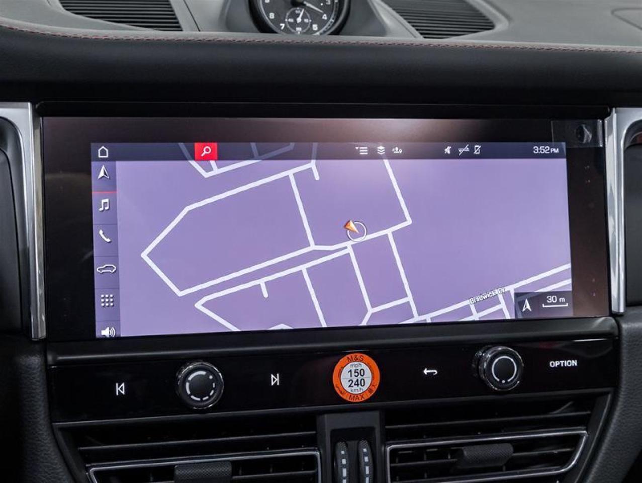 2026 Porsche Macan  Photo