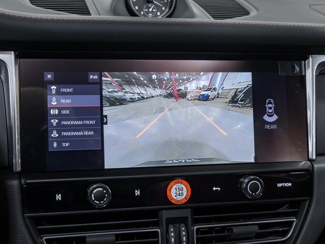 2026 Porsche Macan  Photo