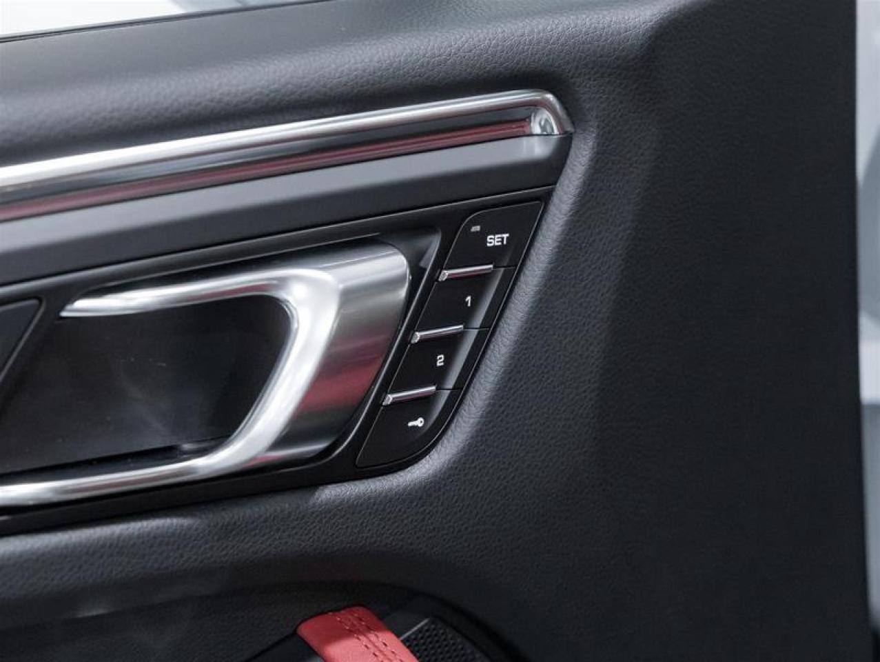 2026 Porsche Macan  Photo