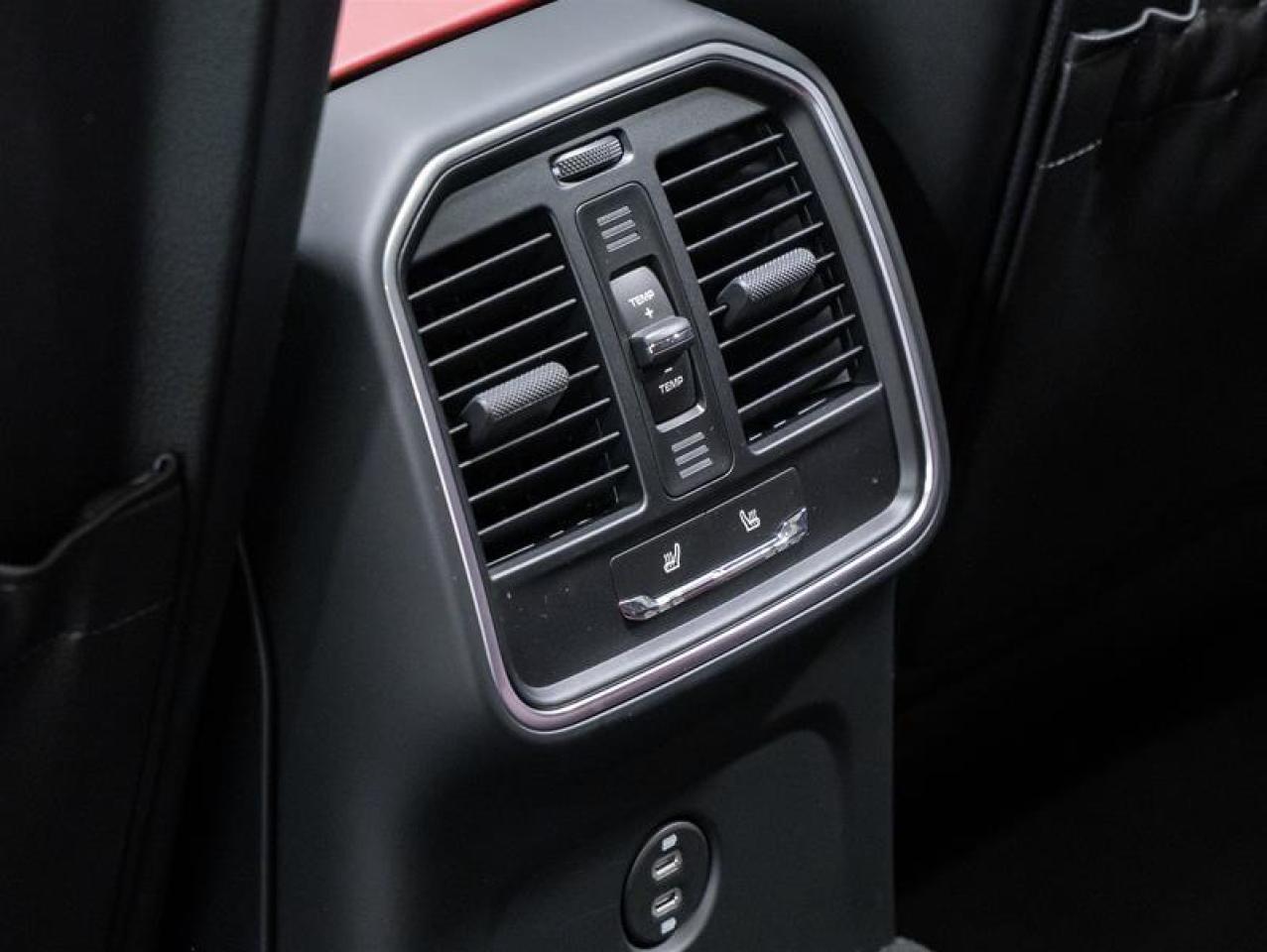 2026 Porsche Macan  Photo