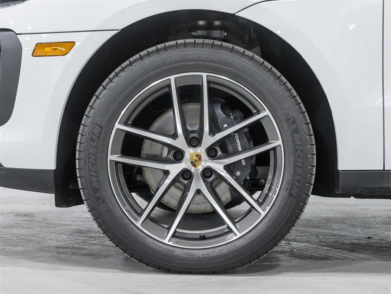 2026 Porsche Macan  Photo