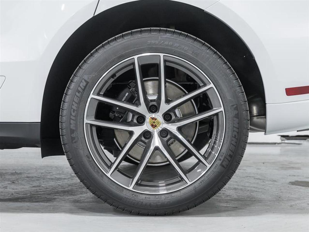 2026 Porsche Macan  Photo