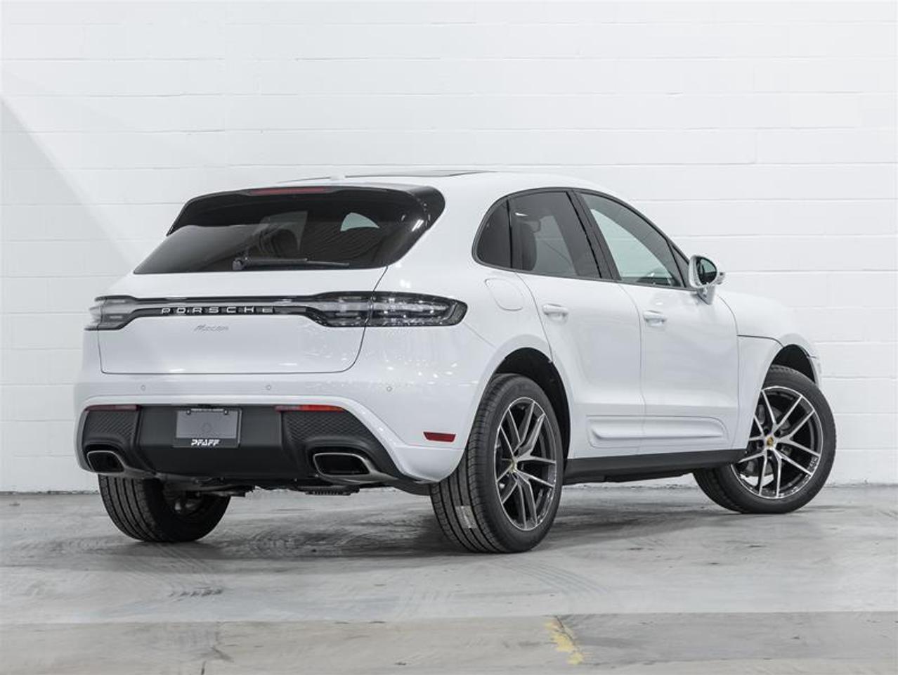 2026 Porsche Macan  Photo