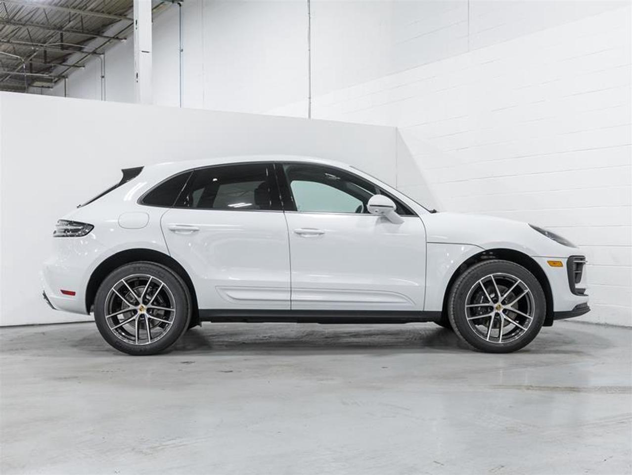 2026 Porsche Macan  Photo