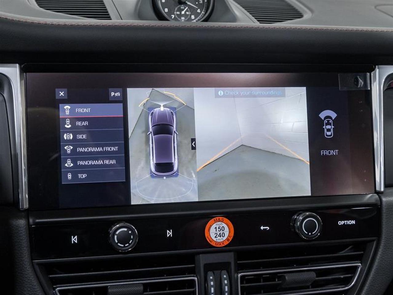 2026 Porsche Macan  Photo