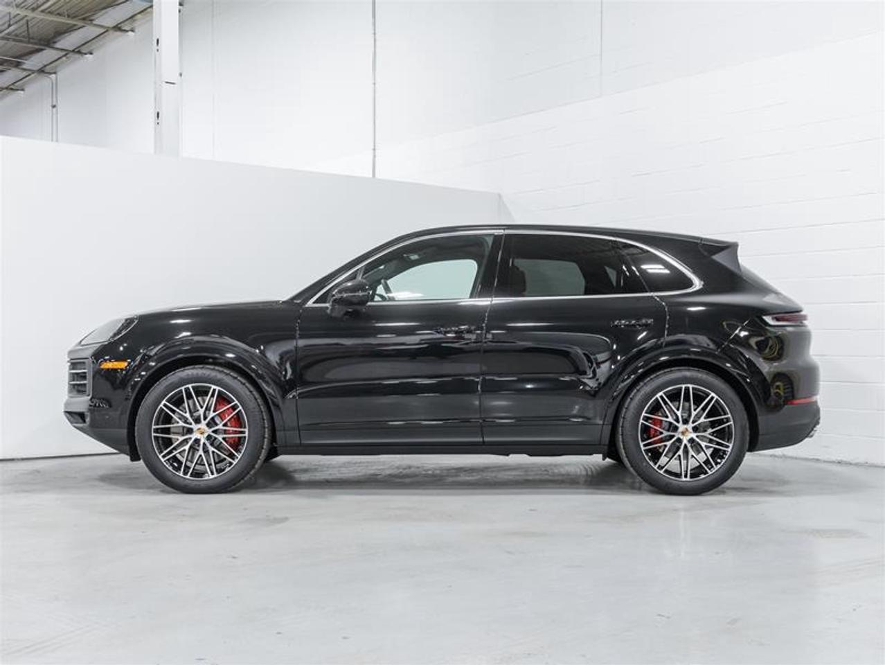 2026 Porsche Cayenne  Photo3