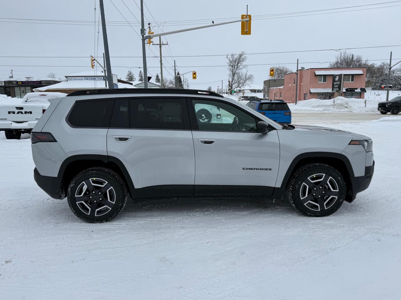 2026 Jeep Cherokee Laredo/Limited 4dr 4x4 Photo4