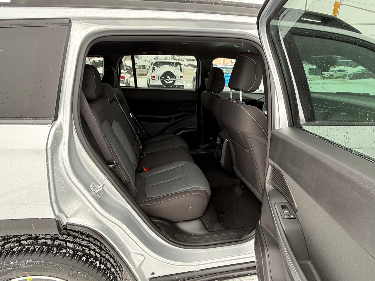 2026 Jeep Cherokee Laredo/Limited 4dr 4x4 Photo