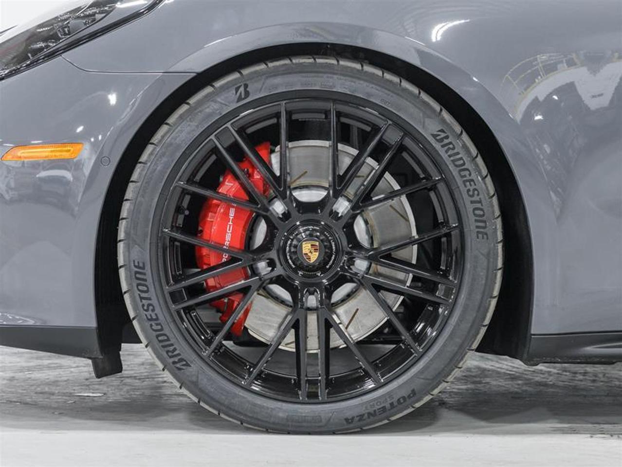 2026 Porsche Panamera  Photo4