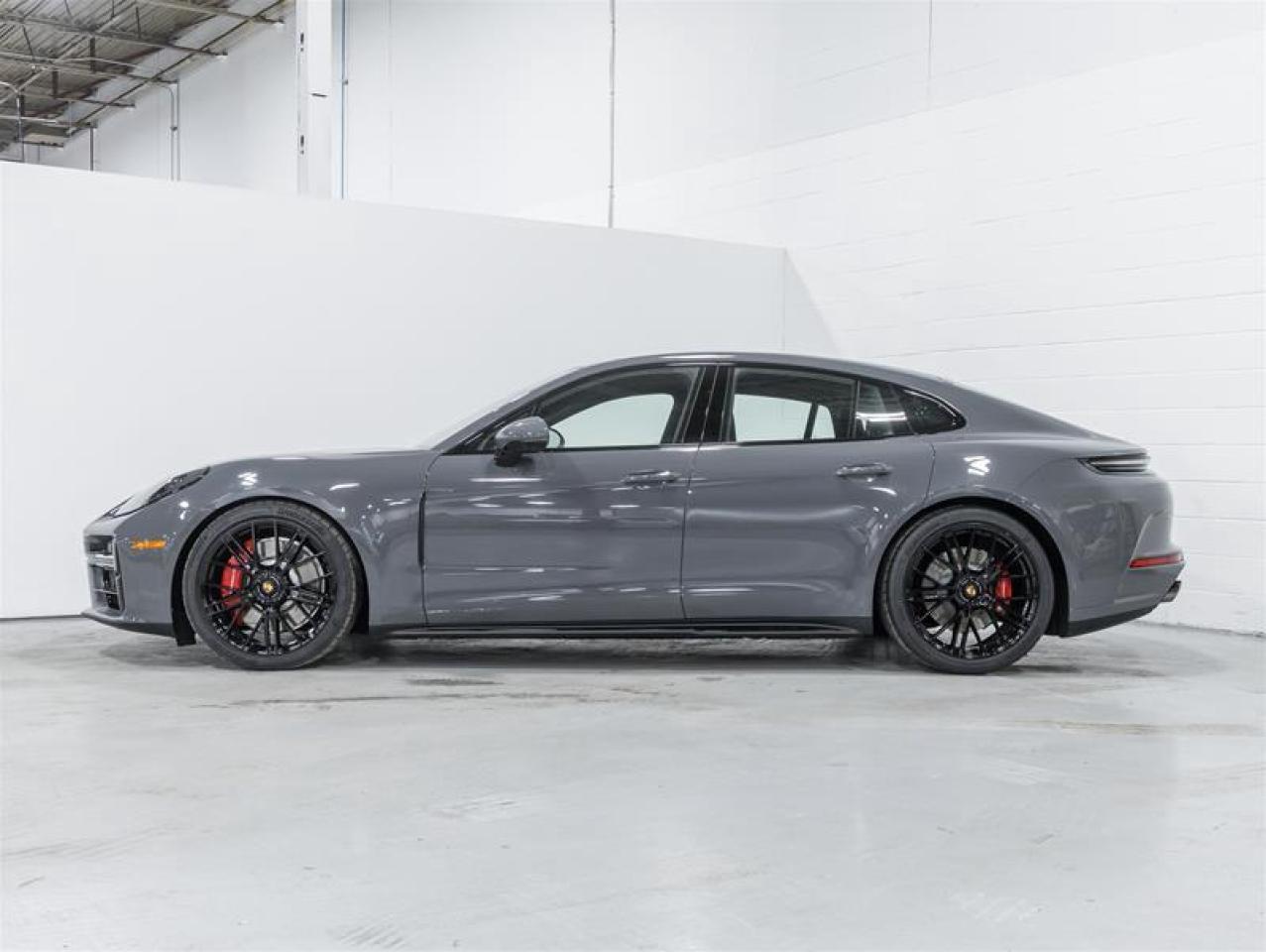2026 Porsche Panamera  Photo