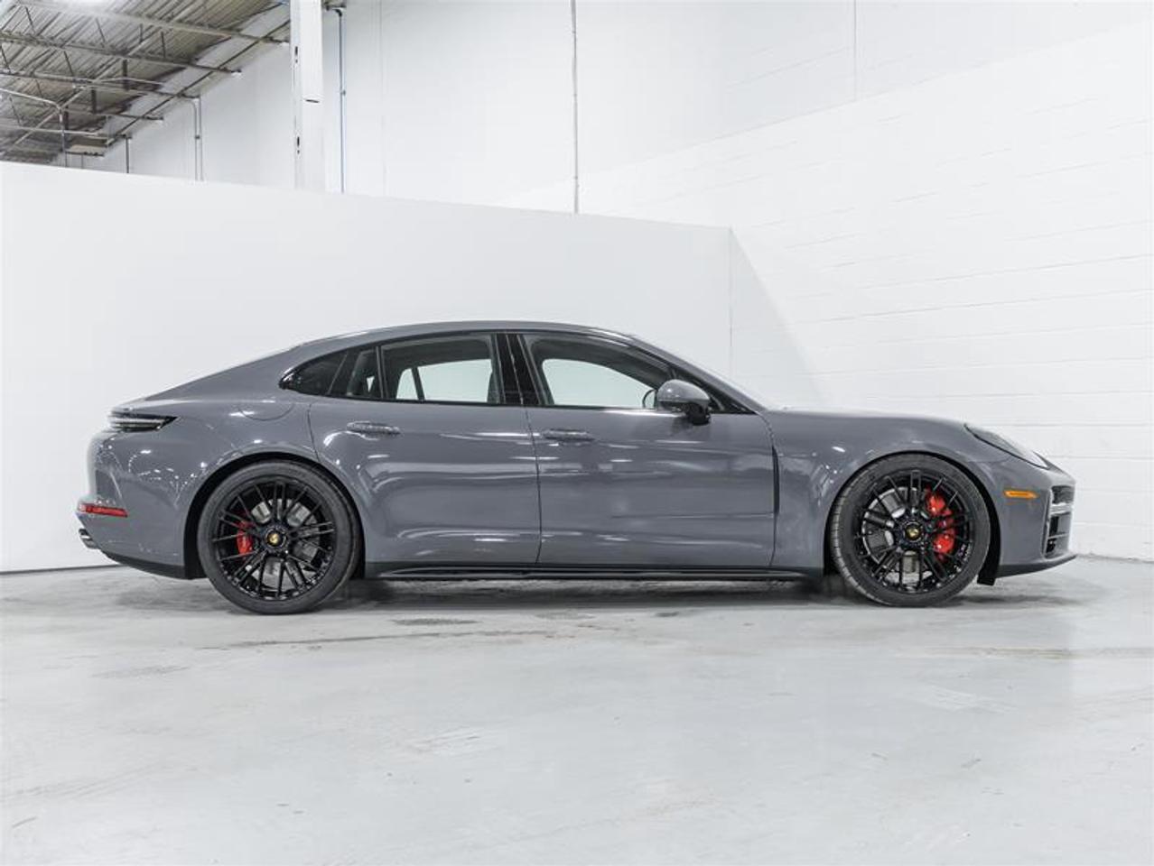 2026 Porsche Panamera  Photo