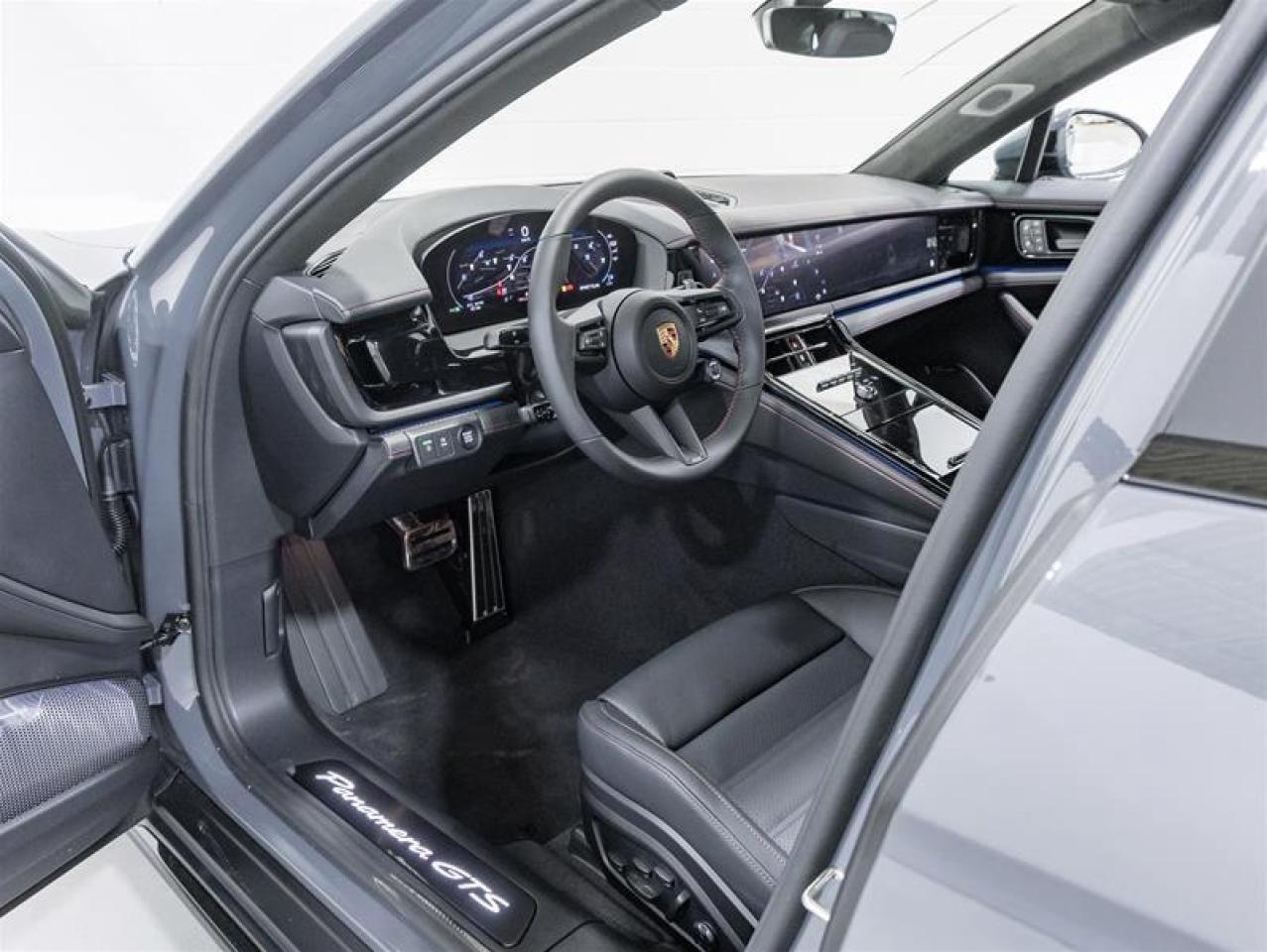 2026 Porsche Panamera  Photo