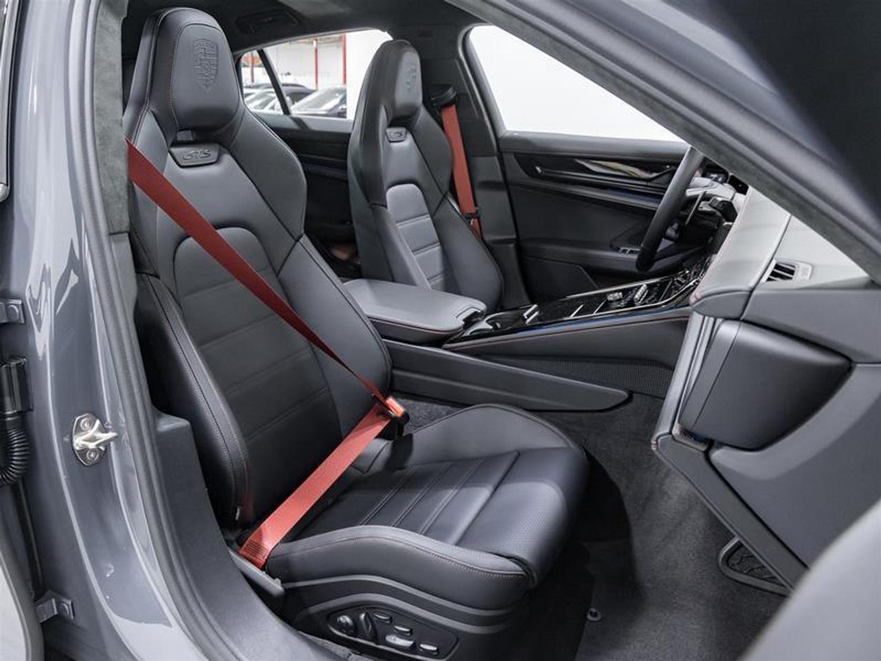 2026 Porsche Panamera  Photo