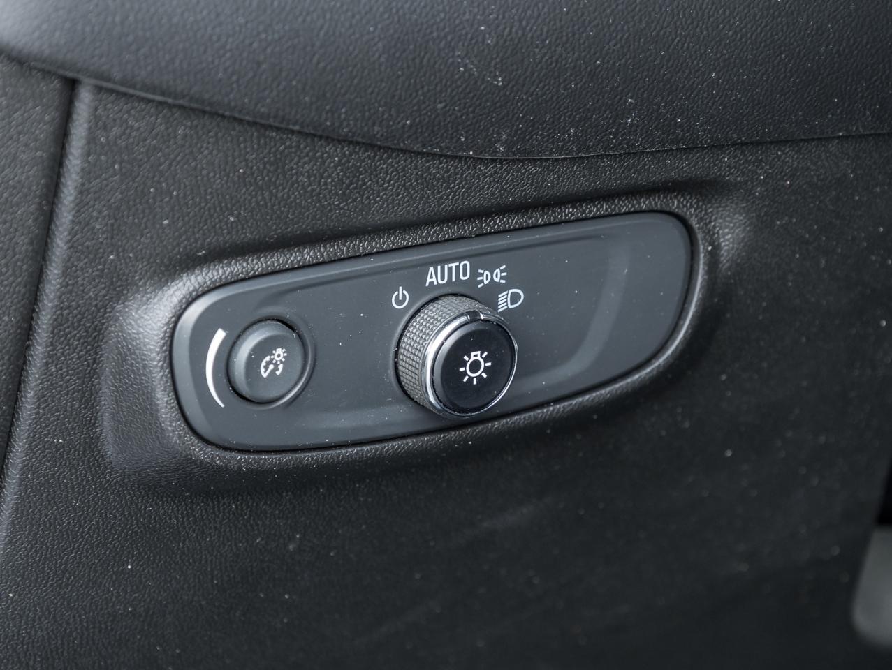 2022 Chevrolet Equinox FWD 4dr LT w-1LT   Remote Start   Power Seat Photo