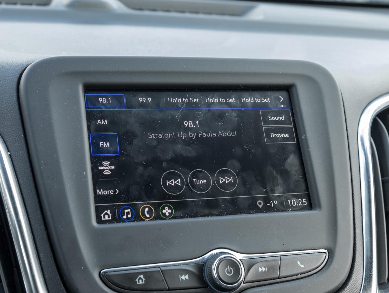 2022 Chevrolet Equinox FWD 4dr LT w-1LT   Remote Start   Power Seat Photo