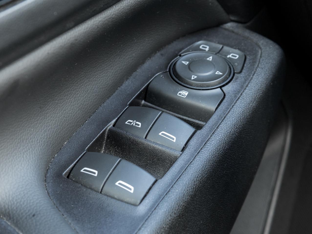 2022 Chevrolet Equinox FWD 4dr LT w-1LT   Remote Start   Power Seat Photo