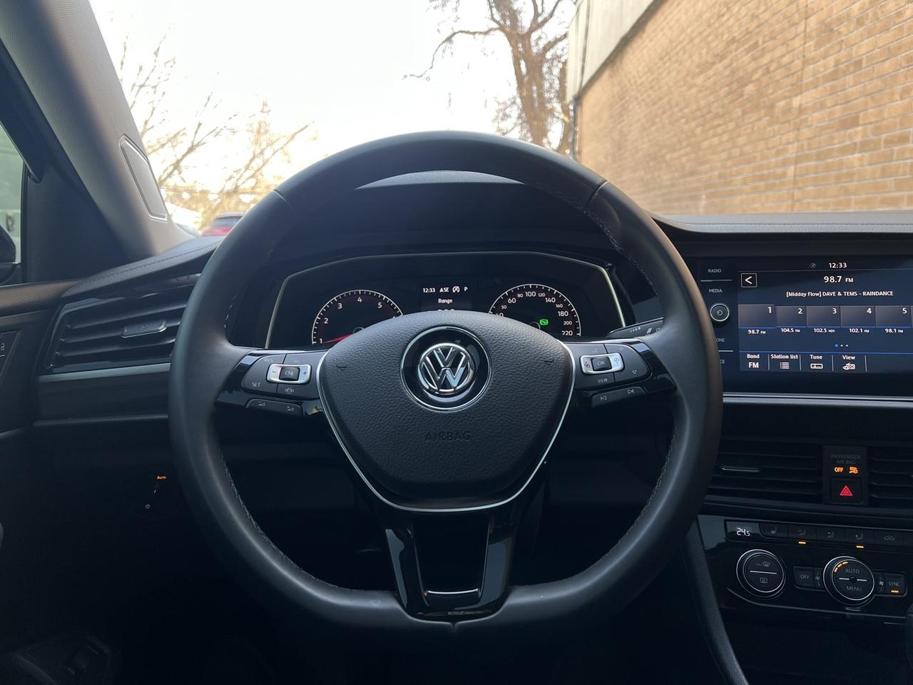 2020 Volkswagen Jetta Highline   Leather   Sunroof   Htd Seats Photo