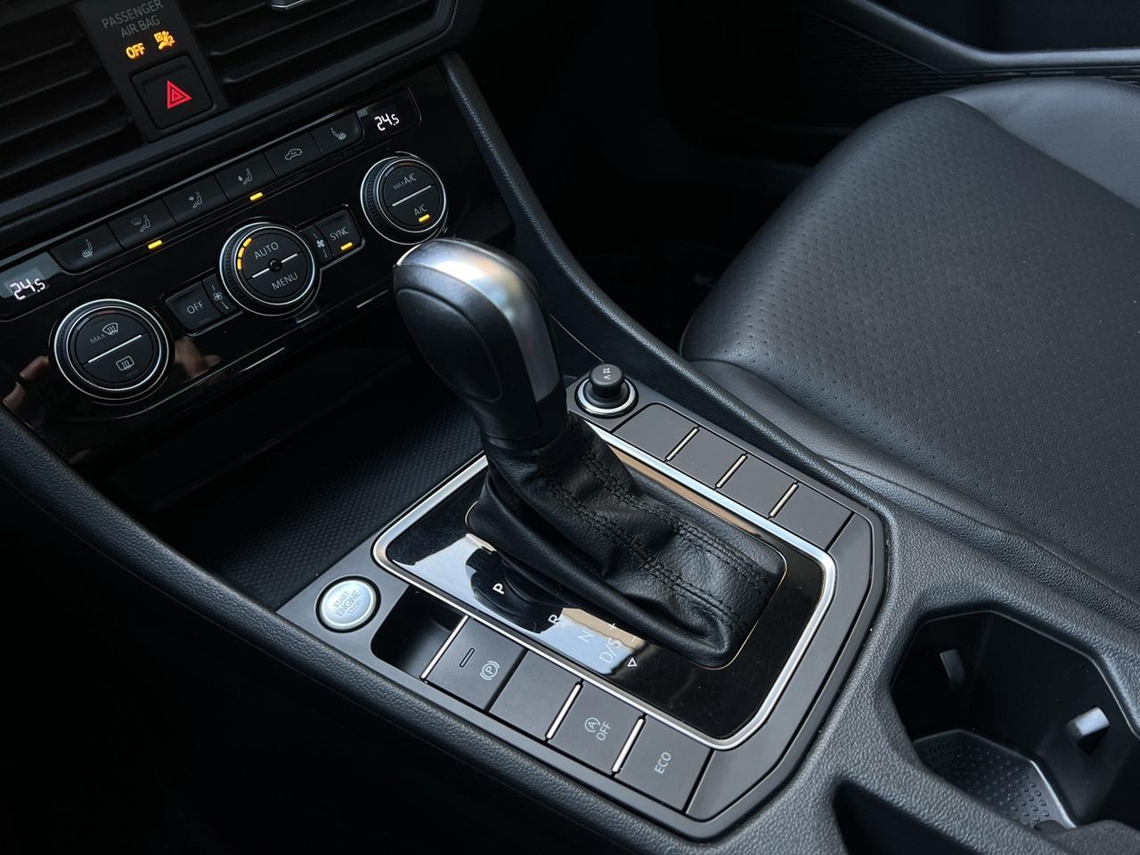 2020 Volkswagen Jetta Highline   Leather   Sunroof   Htd Seats Photo