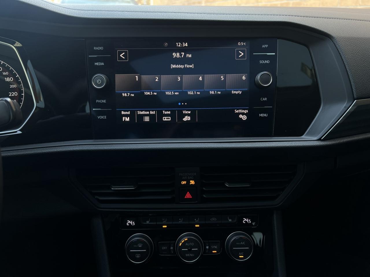 2020 Volkswagen Jetta Highline   Leather   Sunroof   Htd Seats Photo