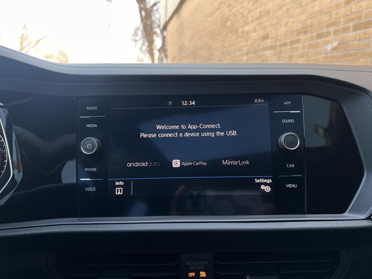 2020 Volkswagen Jetta Highline   Leather   Sunroof   Htd Seats Photo